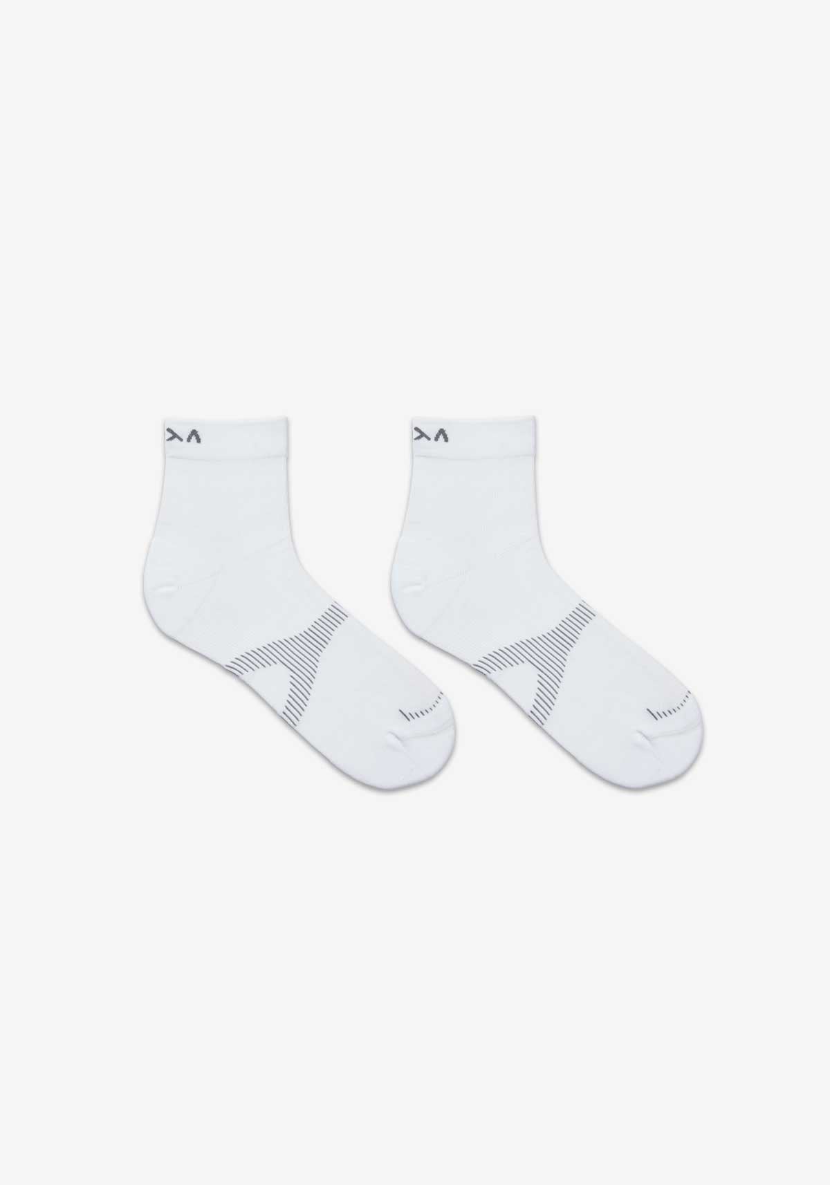 DOXA RUN ApS ADDON QUARTER SOCKS Acc. White 01