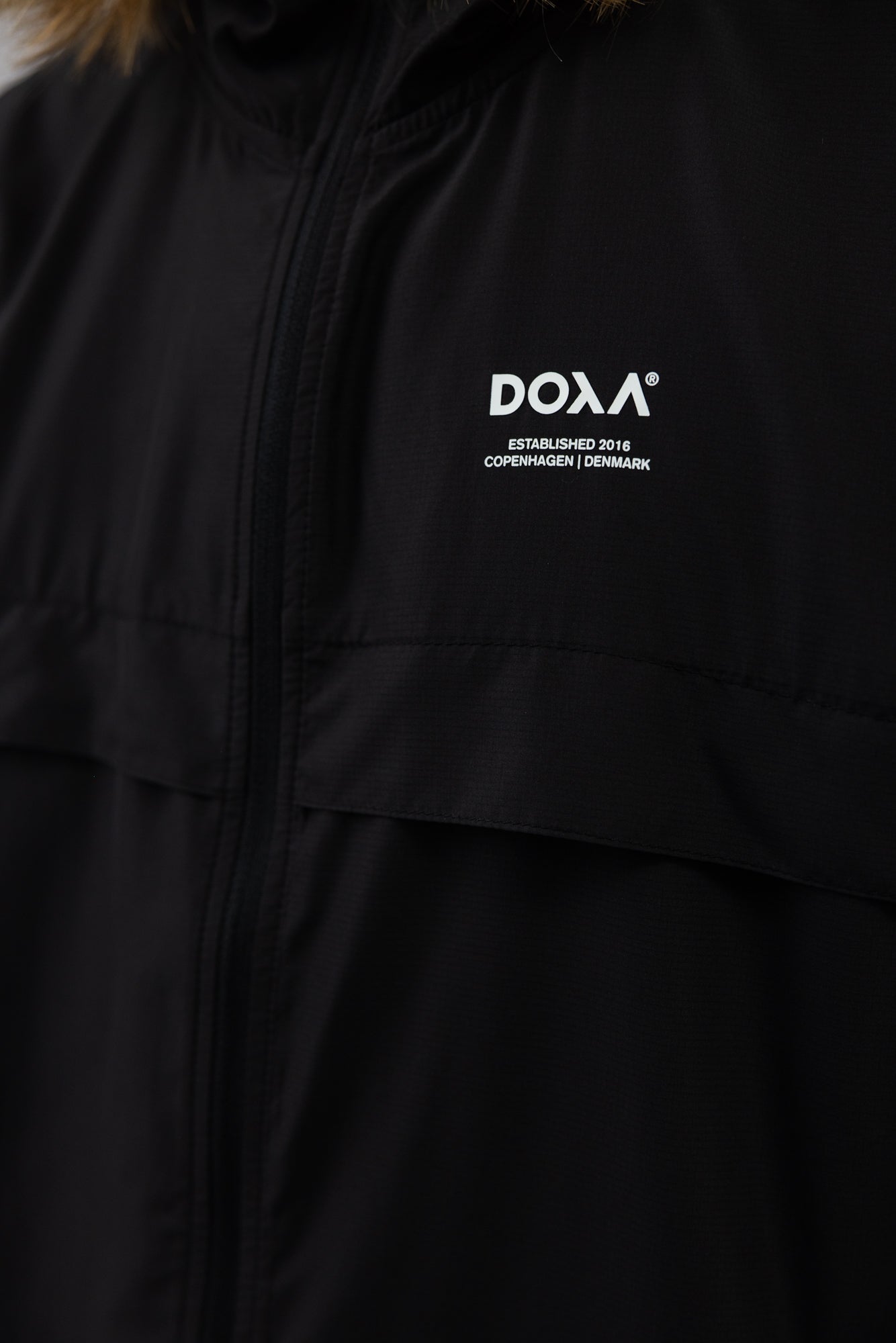 DOXA RUN ApS MENS RERUN HOOD JACKET Jacket Black 02