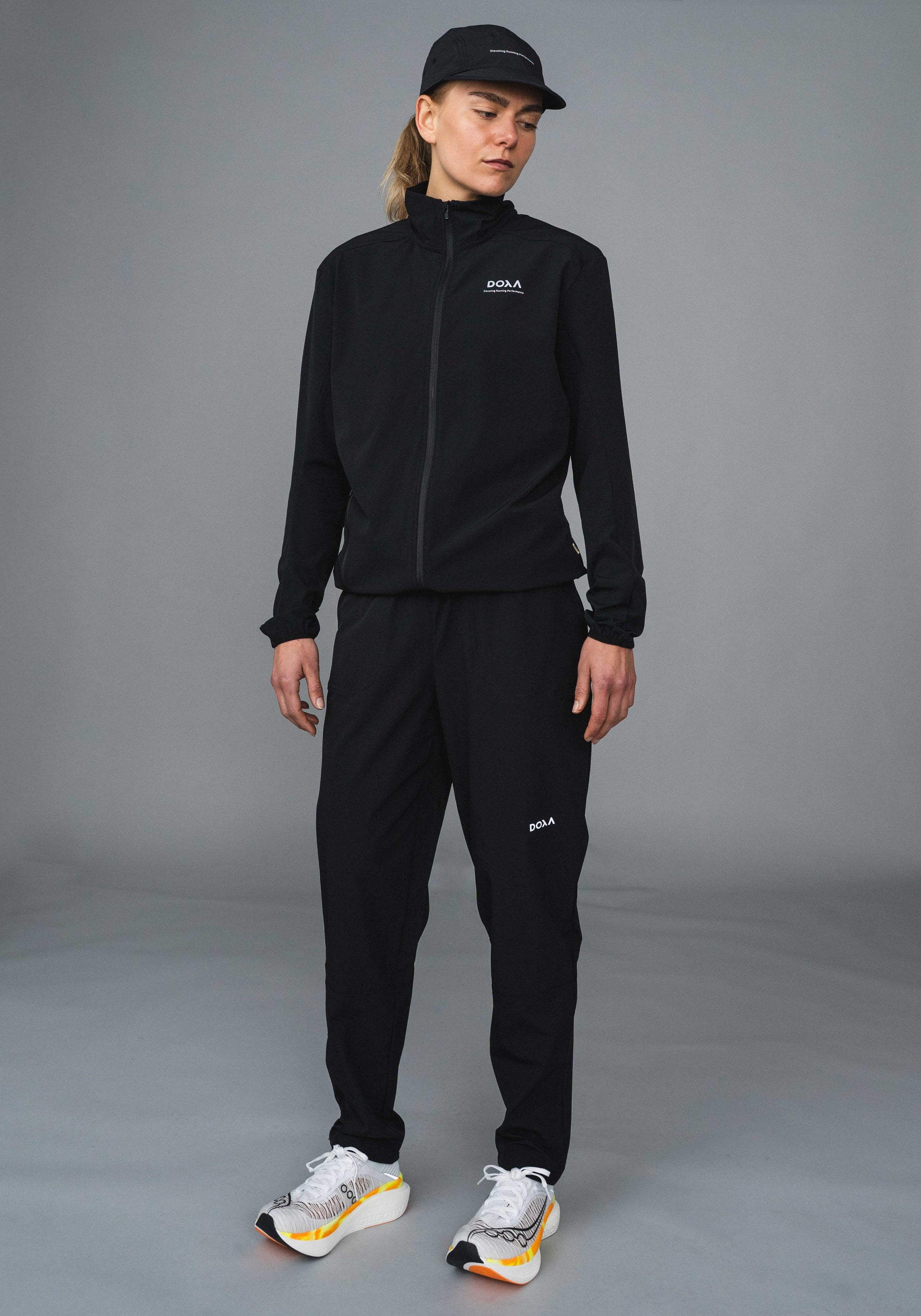 DOXA Run UNS RERUN TRACK PANTS Pant Black 02