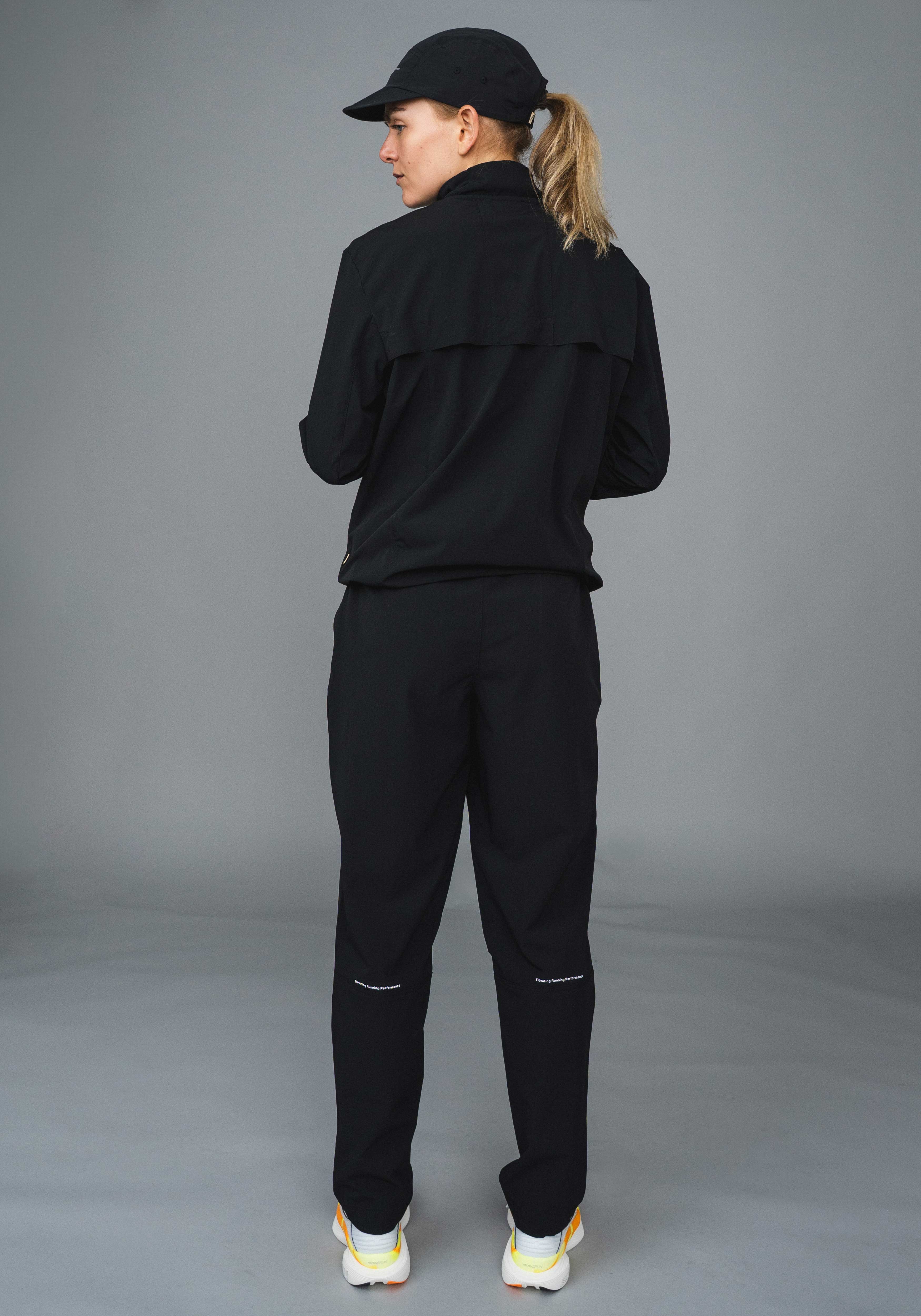 DOXA Run UNS RERUN TRACK PANTS Pant Black 02