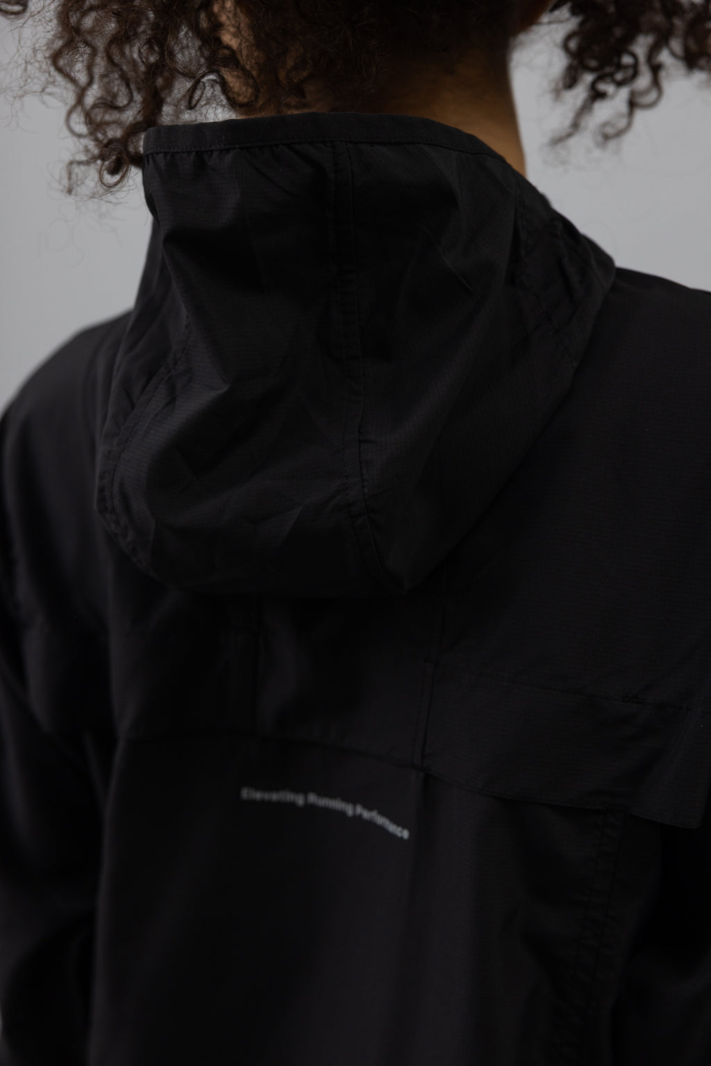 DOXA RUN ApS WNS RERUN MIST HOOD JACKET Jacket Black 02